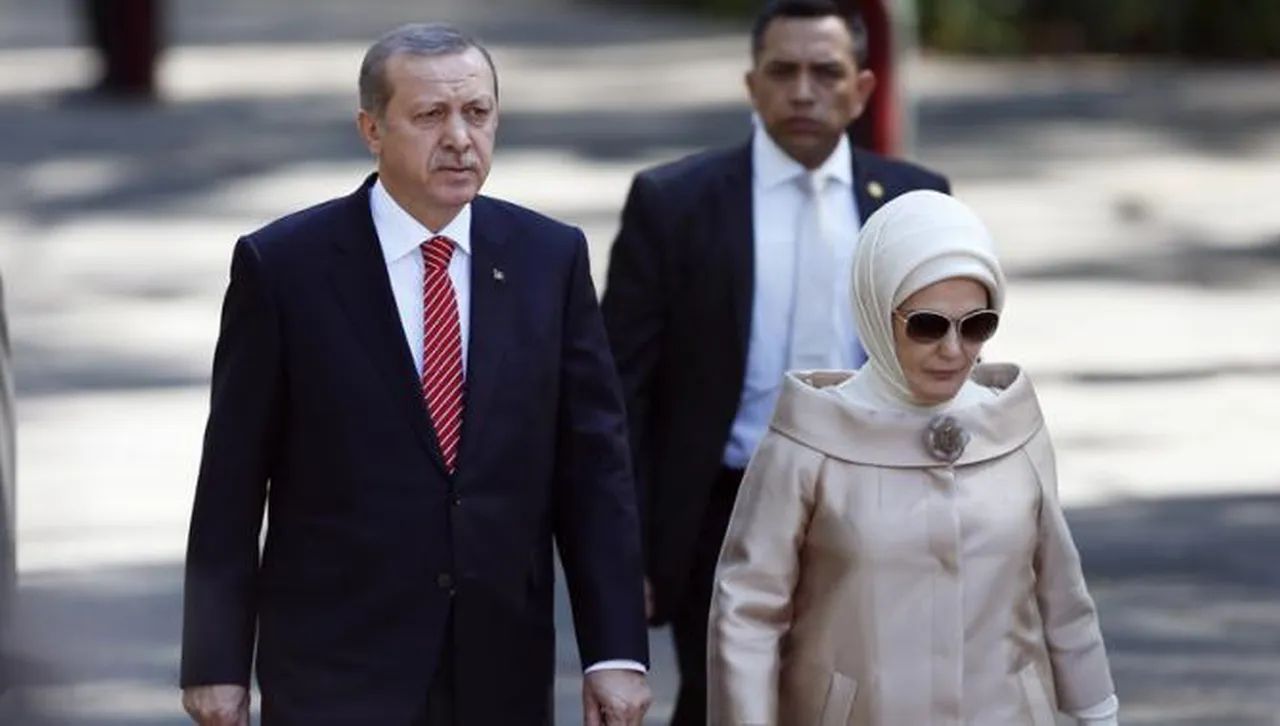 Първата дама на Турция изпрати писмо до Мелания Тръмп с молба да се застъпи и за децата в Газа