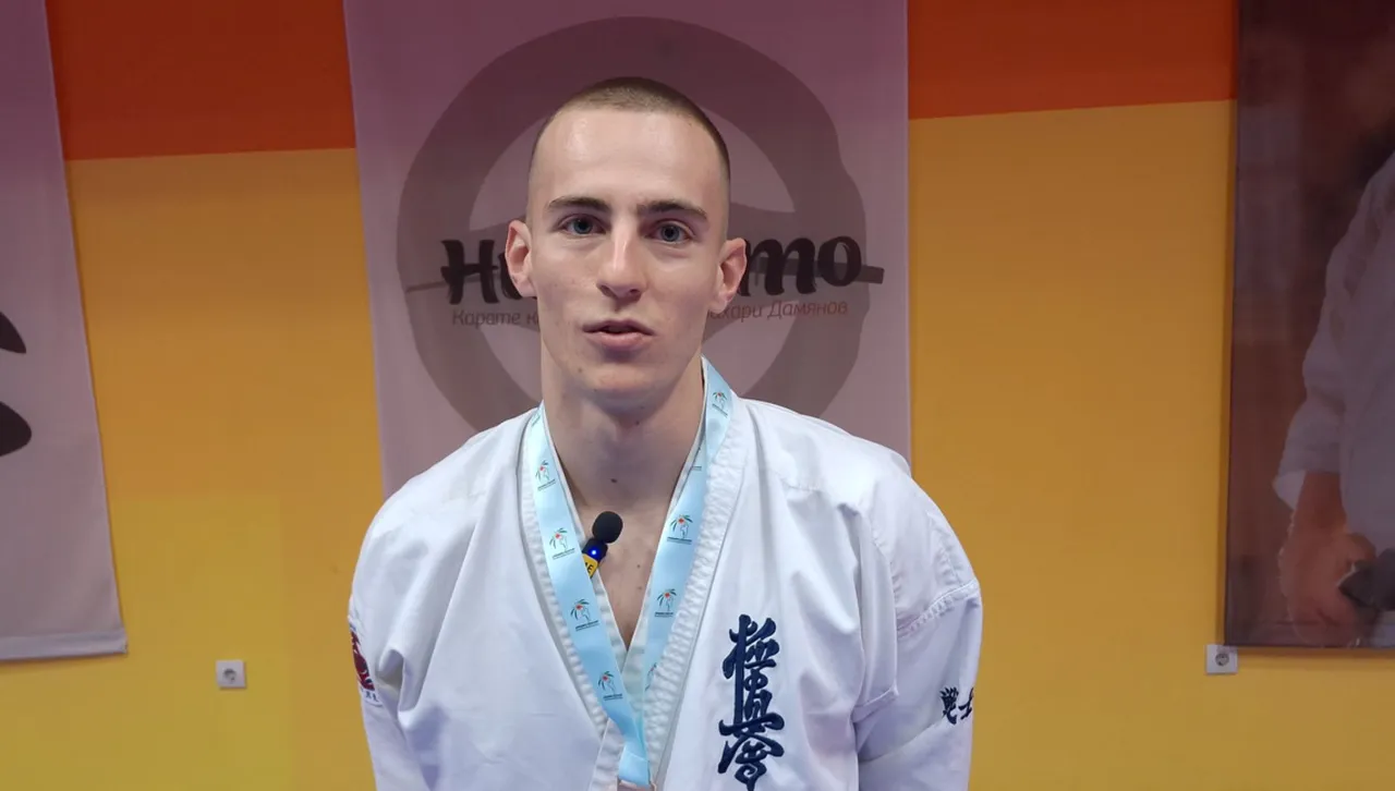 Ростислав Тодоров отнесе бронз за Варна от Световно първенство по карате