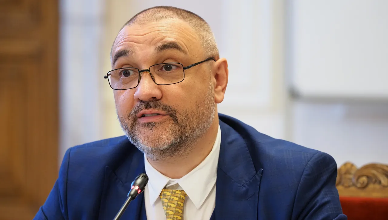 Заявлението му вече е внесено в деловодството на Народното събрание