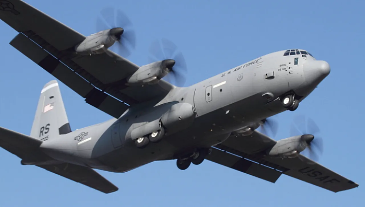 Израелски самолет с таен товар кацнал в Белград, докато Сърбия подновява оръжейния износ