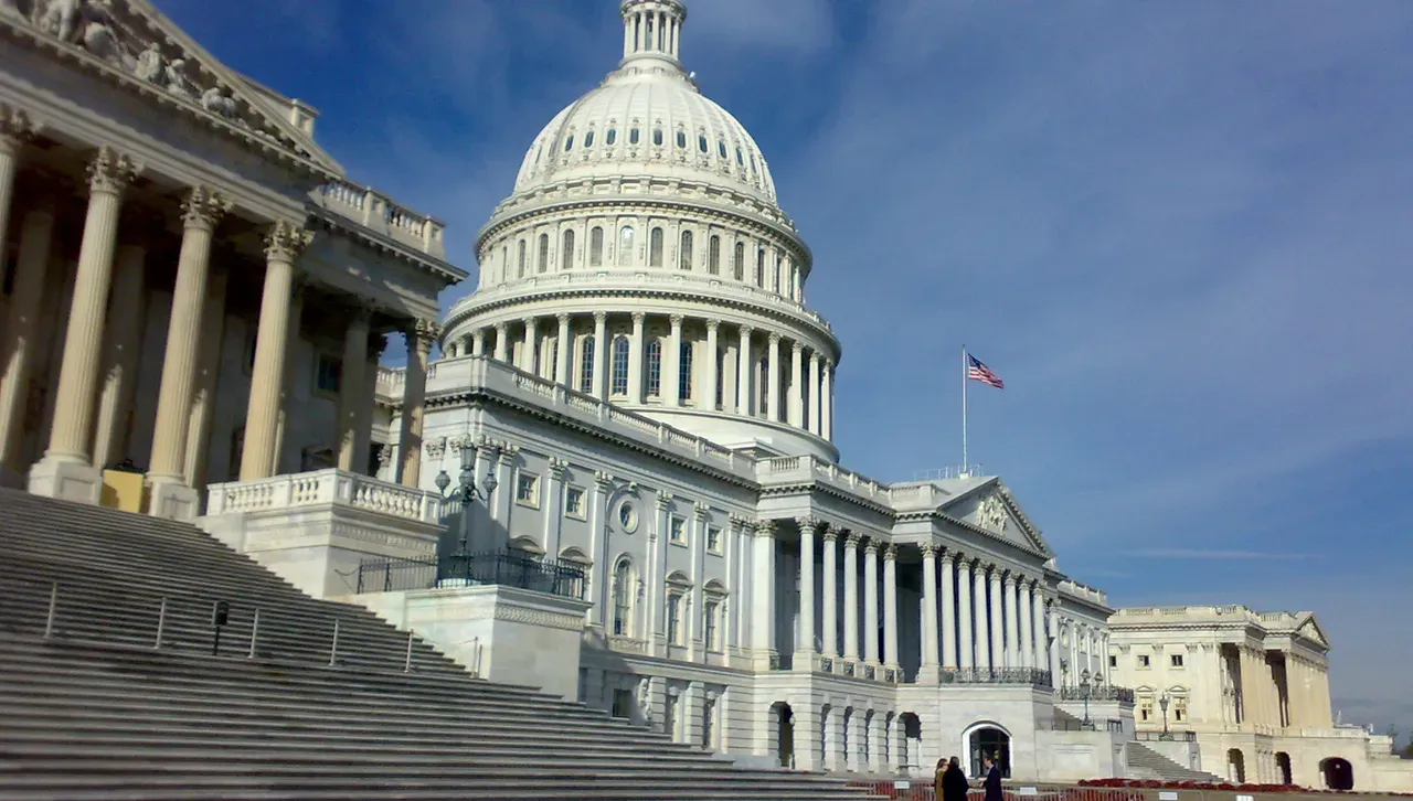 Инициатор е републиканецът Ранди Файн а целта е да бъде