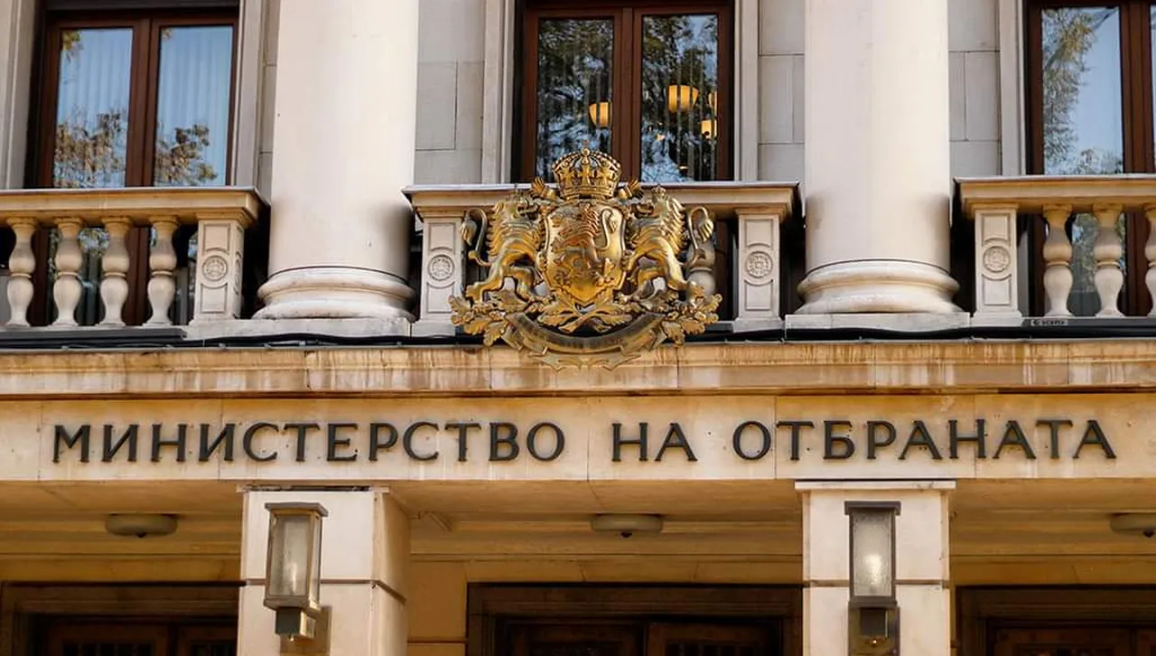 Запрянов: Няма пряка военна опасност за България след удара срещу Иран