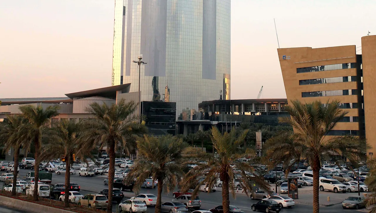 Силни експлозии в Рияд, Саудитска Арабия е под ракетна атака