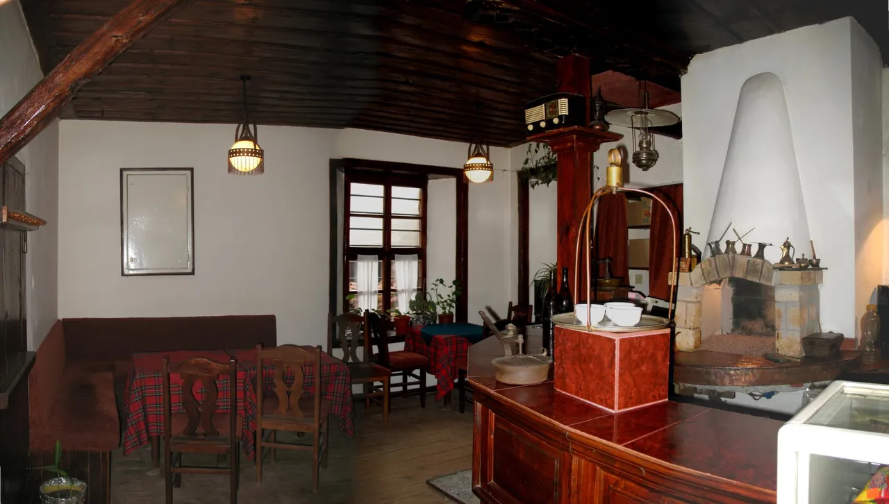 Златоград разкри как старите дрехи се превръщат в нови черги