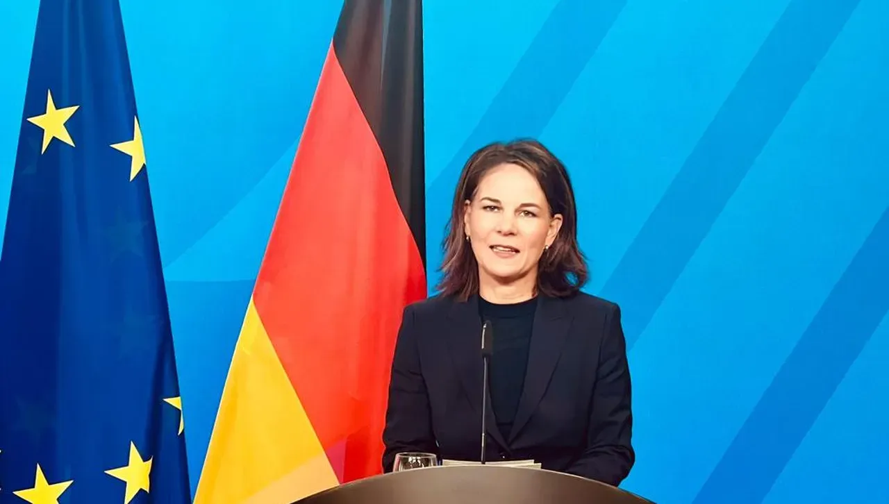 Бербок: Русия трябва да приеме безусловно прекратяване на огъня в Украйна