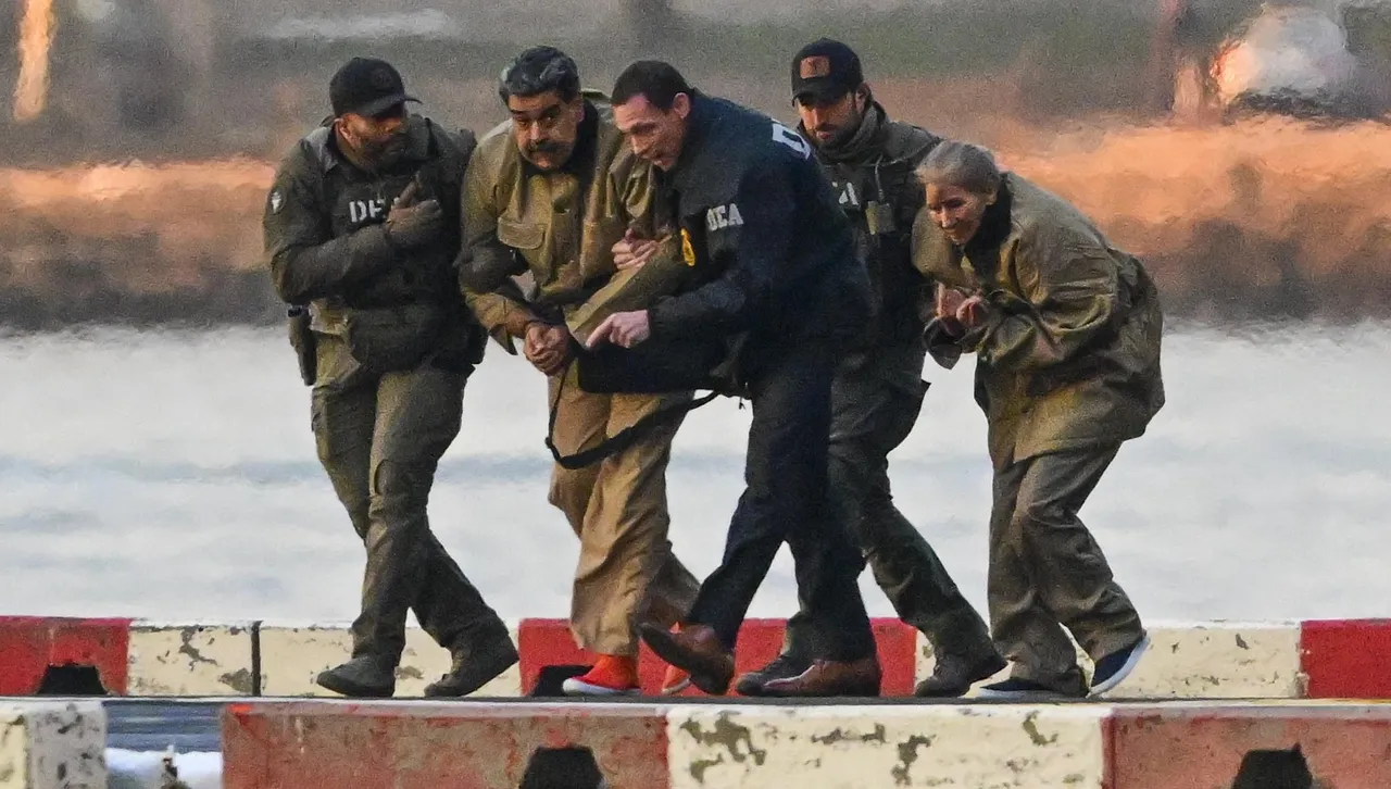 Той е обвинен че се е съюзил с ФАРК организация