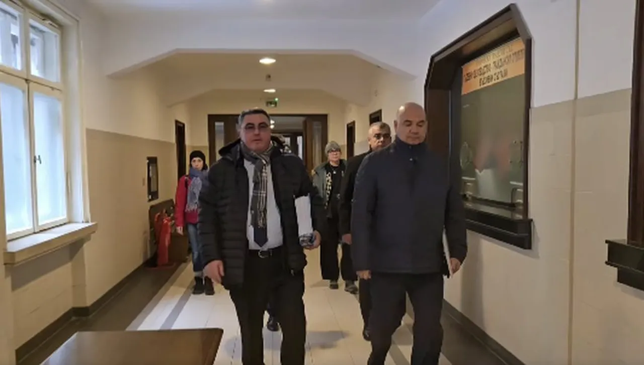 С този акт формацията предприема важна стъпка към своето институционално