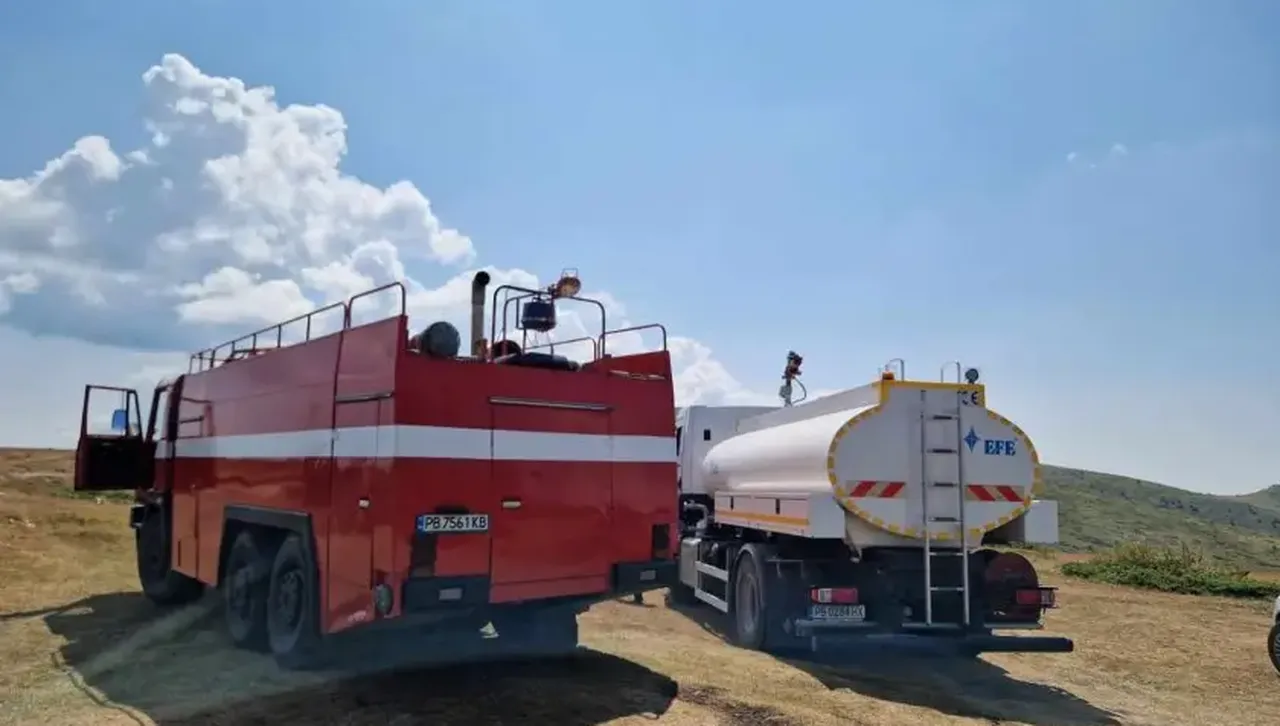 20 къщи изгоряха в пожара до Старозагорските минерални бани, обявиха бедствено положение