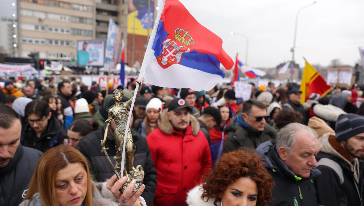 В Деня на държавността националния празник на Сърбия демонстрацията привлече