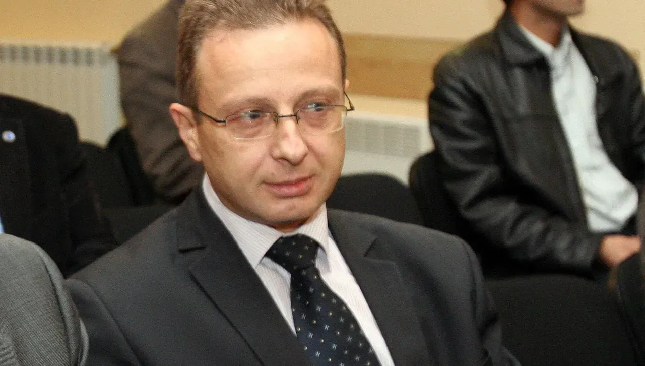 Иван Сотиров: По-високите приходи от паркирането в София ще отидат за захранване на партийните обръчи