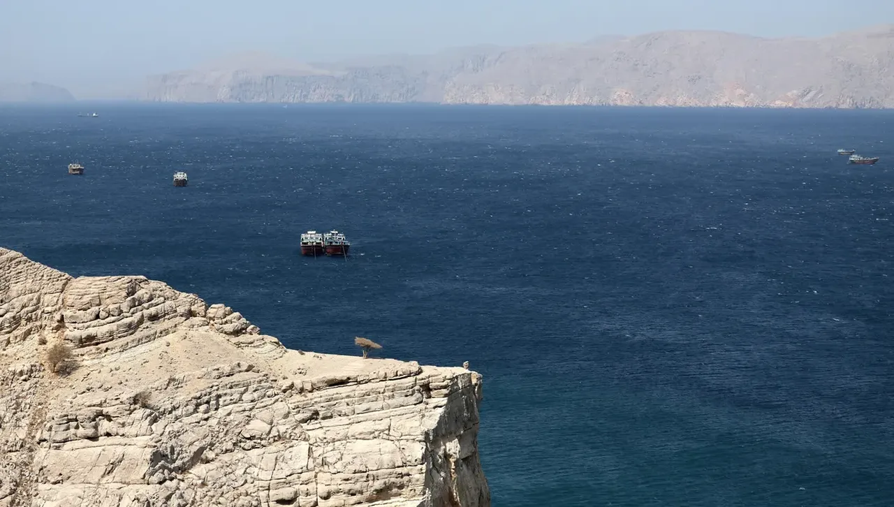 Транспортни компании предупреждават корабите да не доближават Персийския залив