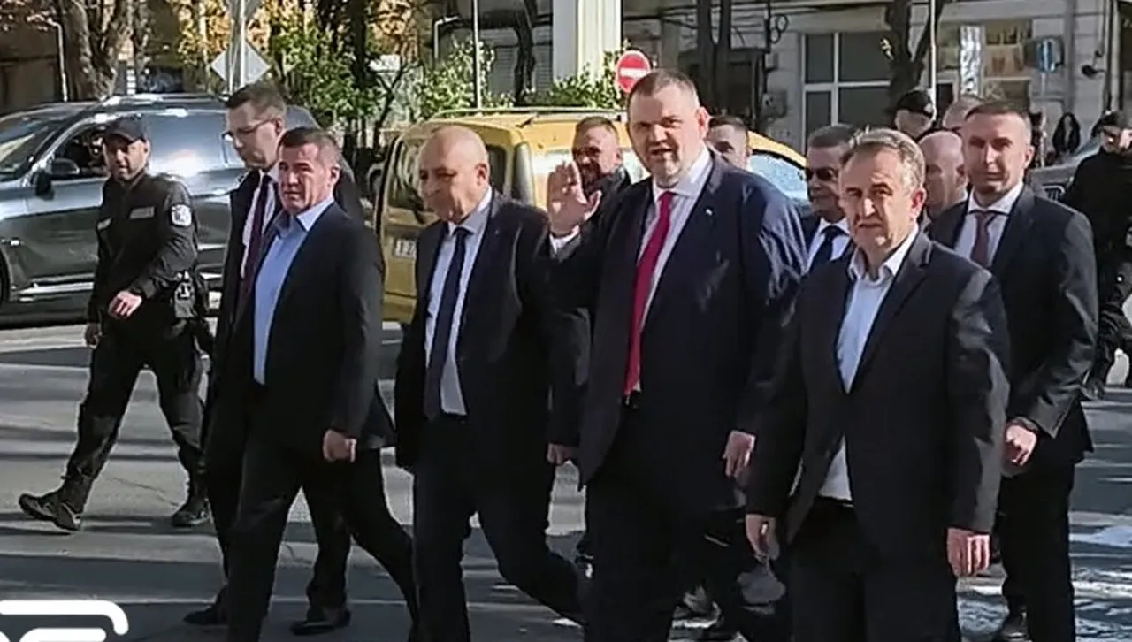 Присъствието му предизвика интерес сред местните жители но засега от