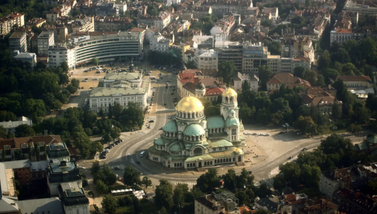 "София без фасове": Чистенето започва днес от пл. “Св. Александър Невски” 