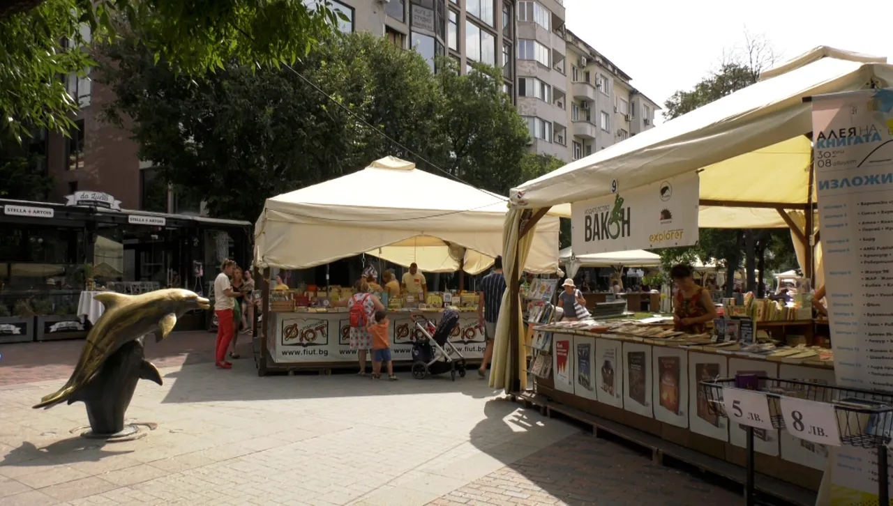 Алеята на книгата в София събра повече от 100 издатели в 13-тото издание тази година