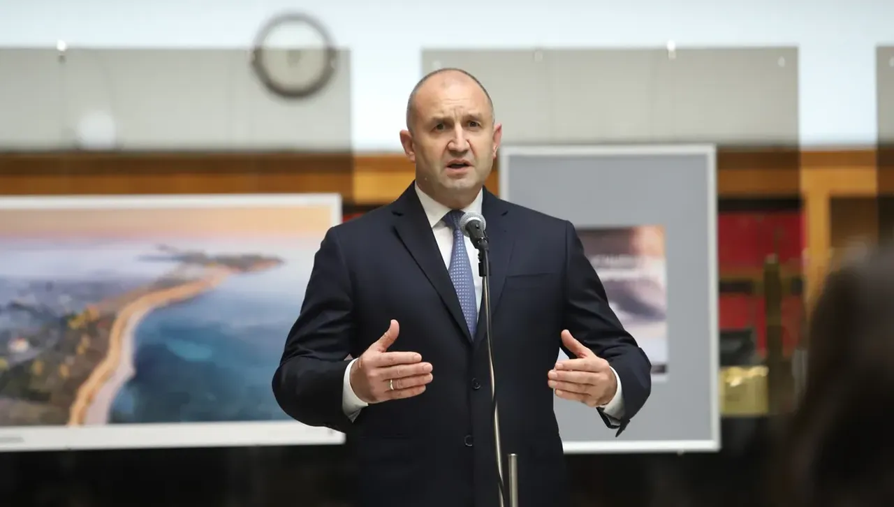 Отнеха още едно правомощие на Радев: Вече не може да назначава ръководителя на ДАР