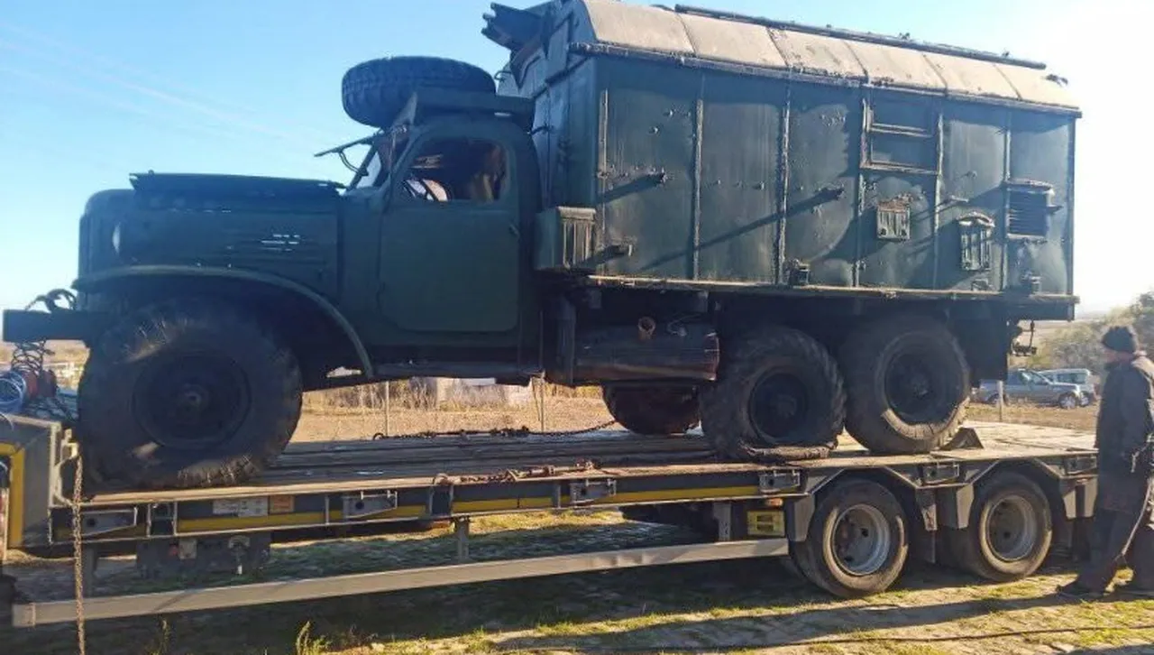 Потапят съветските "чайка" и "зил", за да ги превърнат в подводни рифове до Бургас 