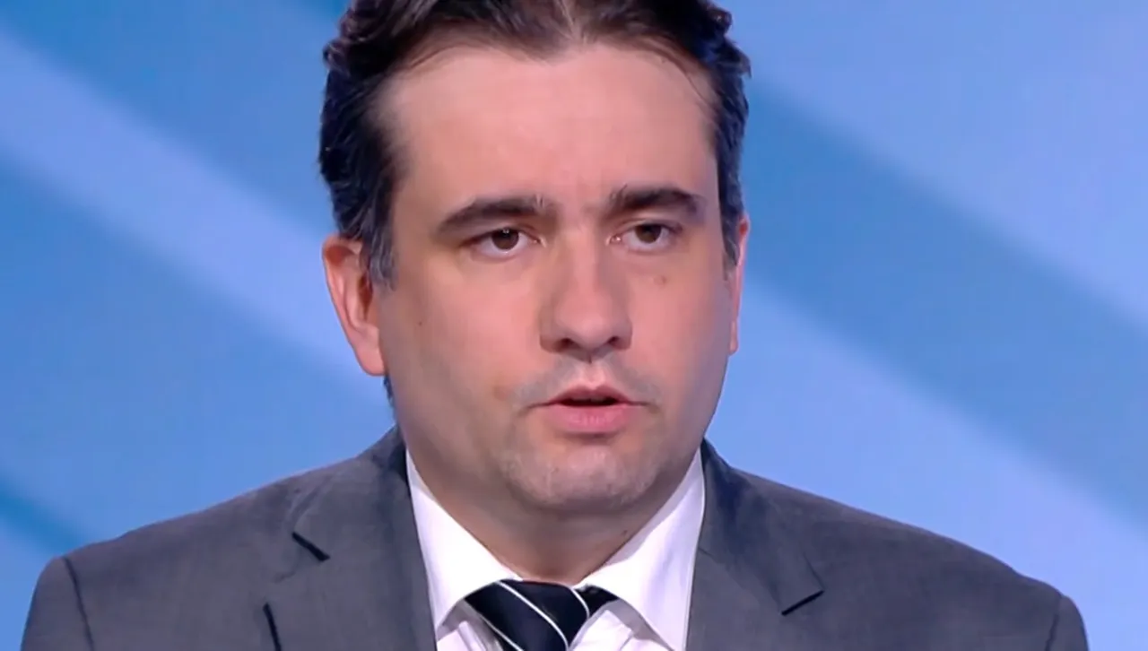 Той посочи че от ДБ настояват за отваряне на парламентарната