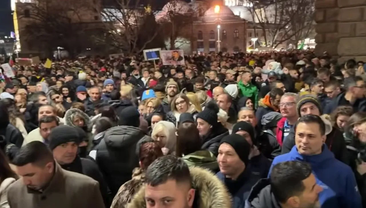 Световни медии: Десетки хиляди на протест в София, антиправителственото недоволство ескалира