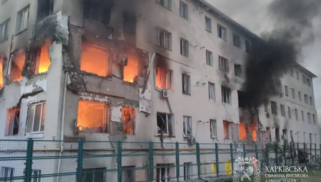 Русия порази многоетажна сграда в Харков: Трима загинаха, включително дете, много са ранените