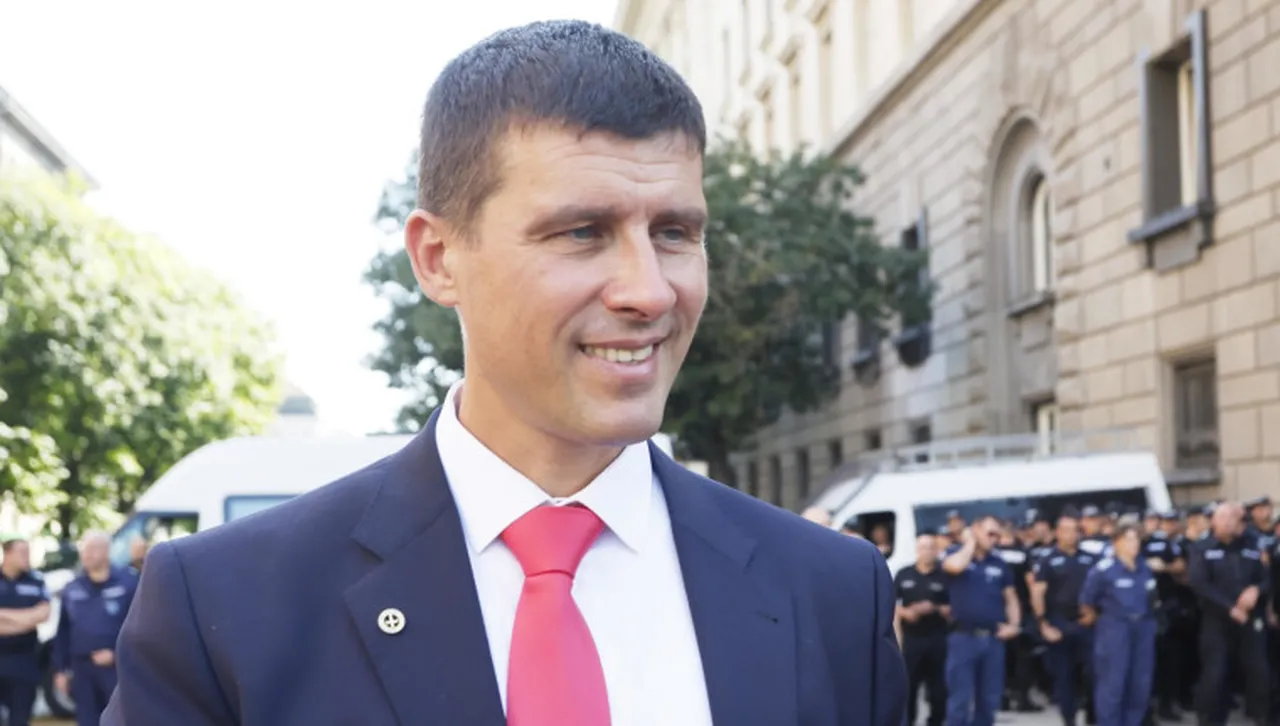 Симпатизанти на "Величие" са на протест пред Съдебната палата в столицата