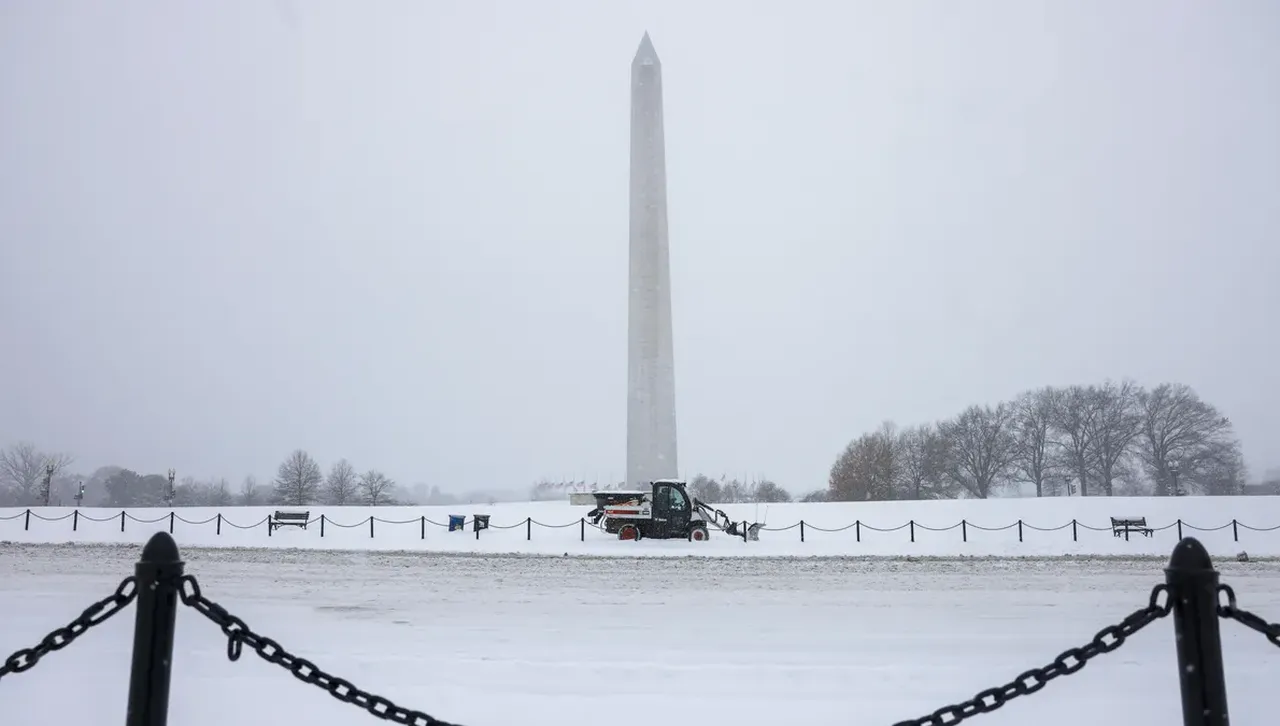 Десетки са жертвите на студа и леда, завладял САЩ