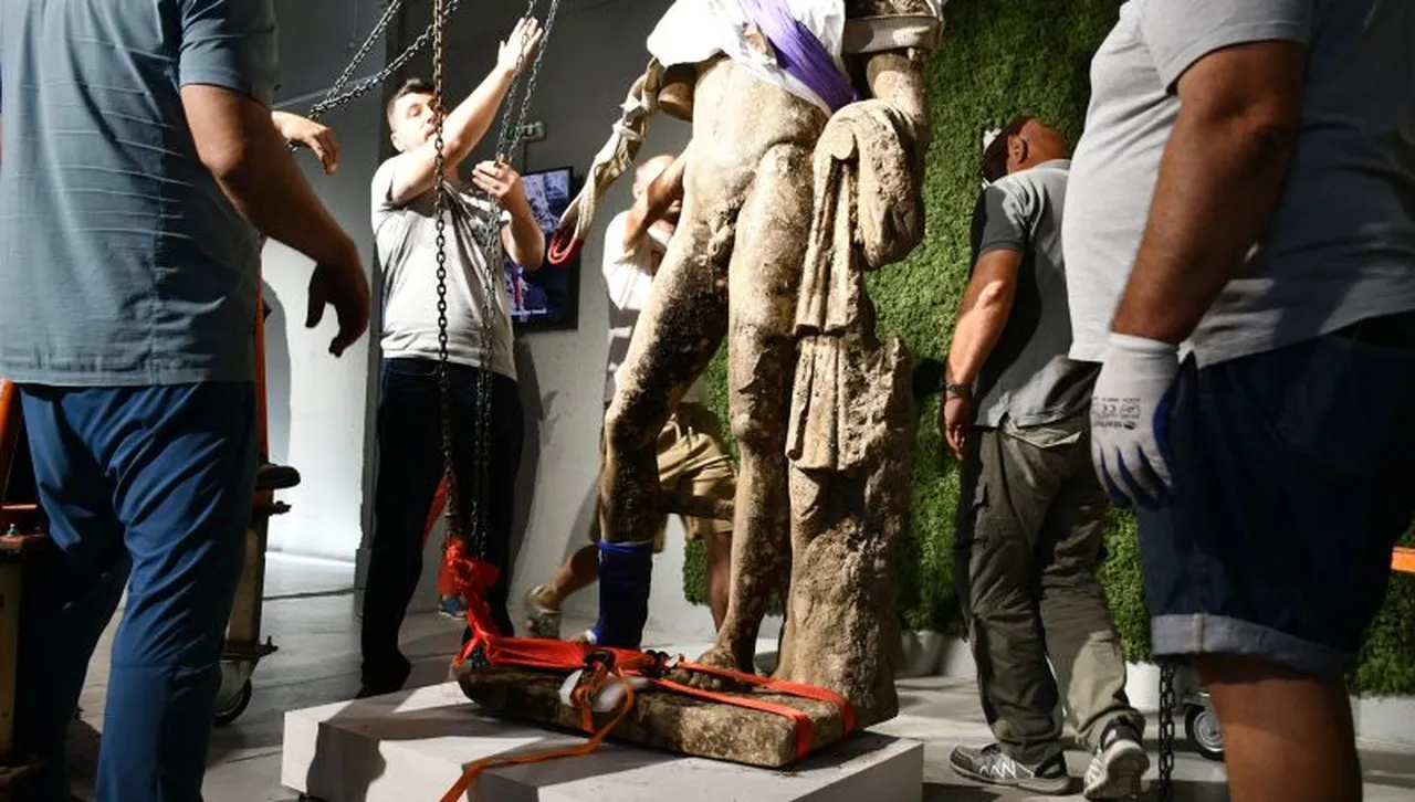 "Възкръснала" след 1600 години статуя от Хераклея Синтика представят в София
