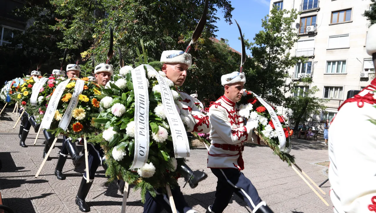 В София честваха Съединението пред мавзолея-костница на княз Александър I Батенберг  