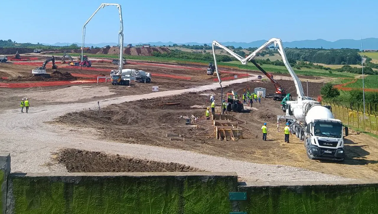 Приближени на Тръмп преговарят с българските власти за разширяване на газохранилището в Чирен