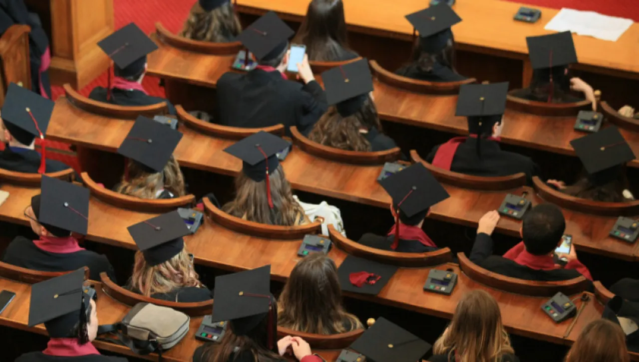 Хиляди студенти дадоха на съд британски университети за некачествено образование