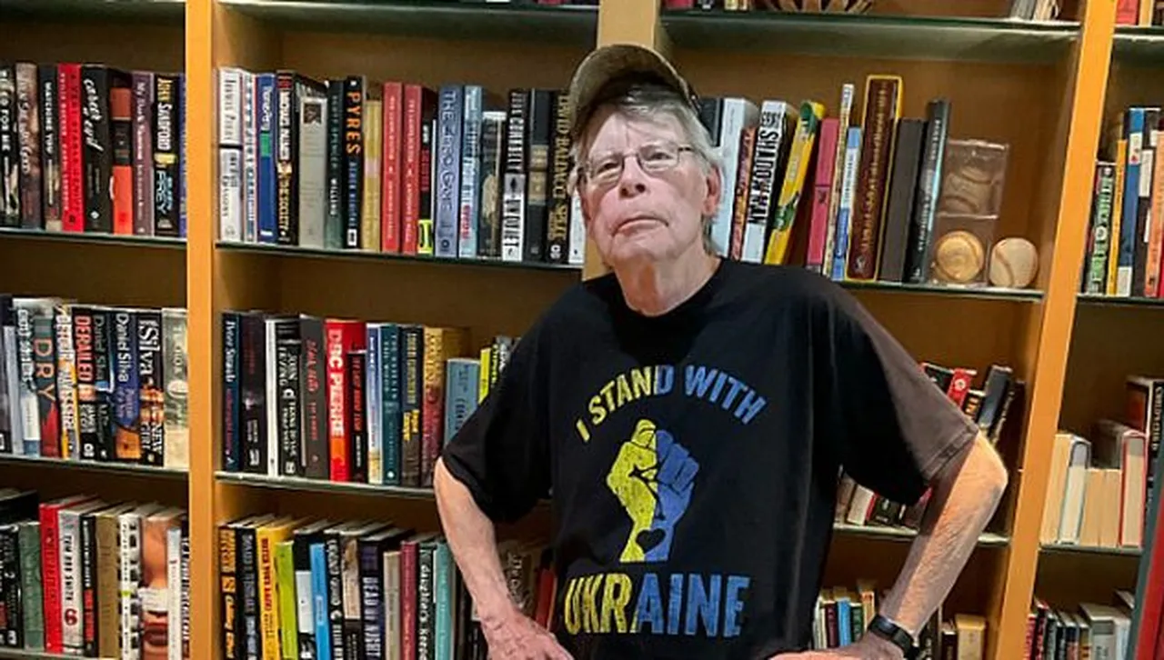 Стивън Кинг призова за импийчмънт на Тръмп, нарече го "история на ужасите"