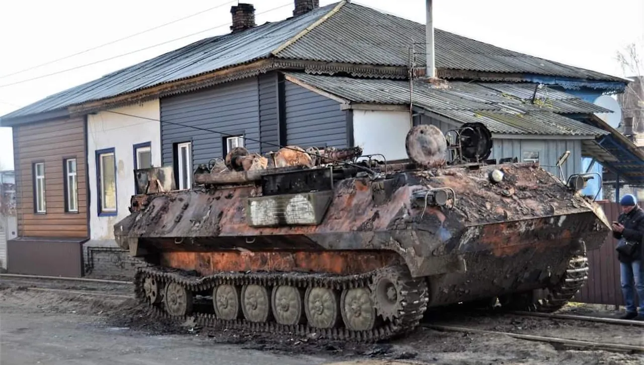 Русия губи екзотична бронирана техника! Хвърлят в бой всичко, което намерят