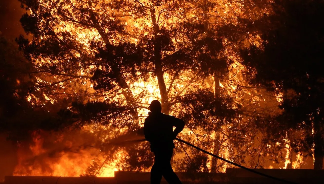Пожарът във Велико Търново е умишлен, има задържан мъж