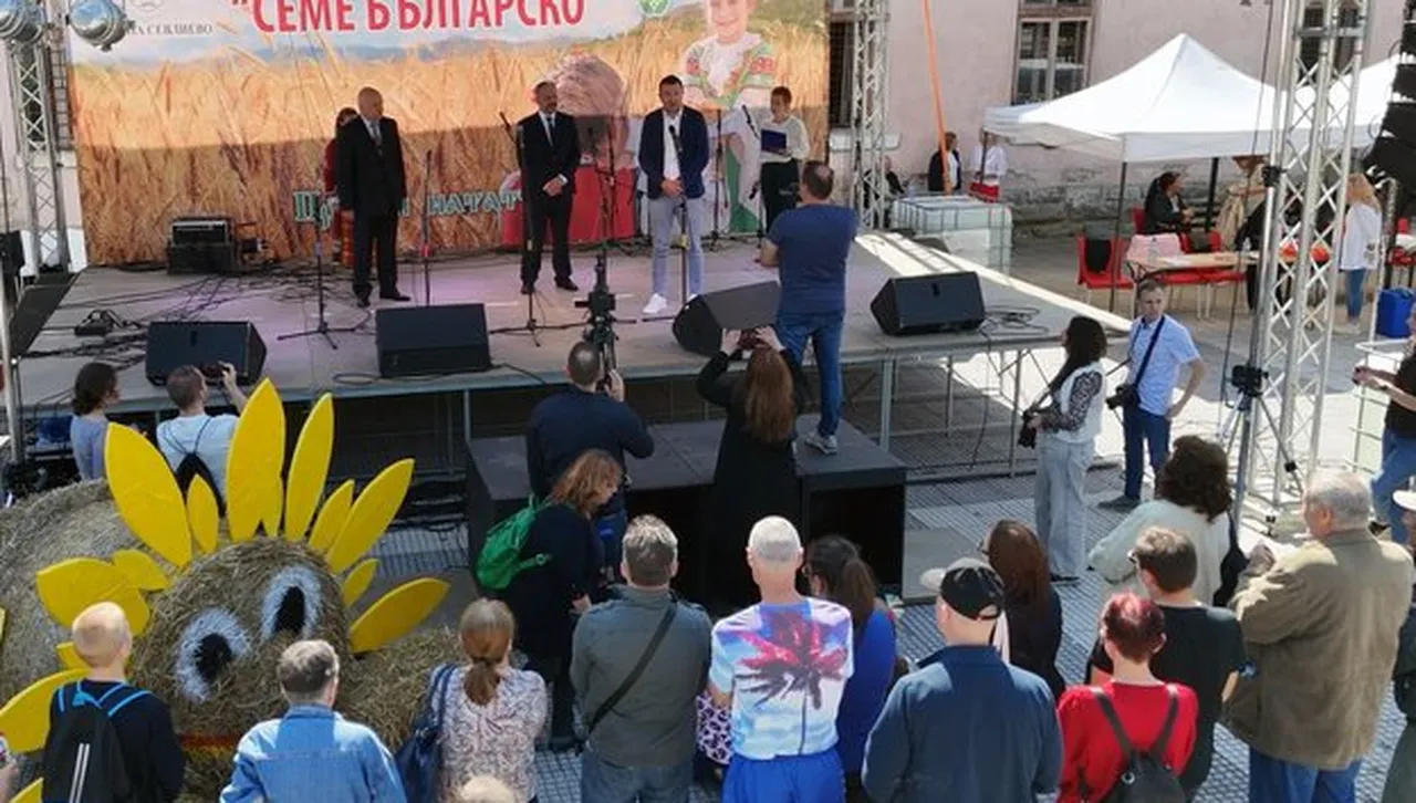 11-ия фестивал „Семе българско“ бе открит в Севлиево