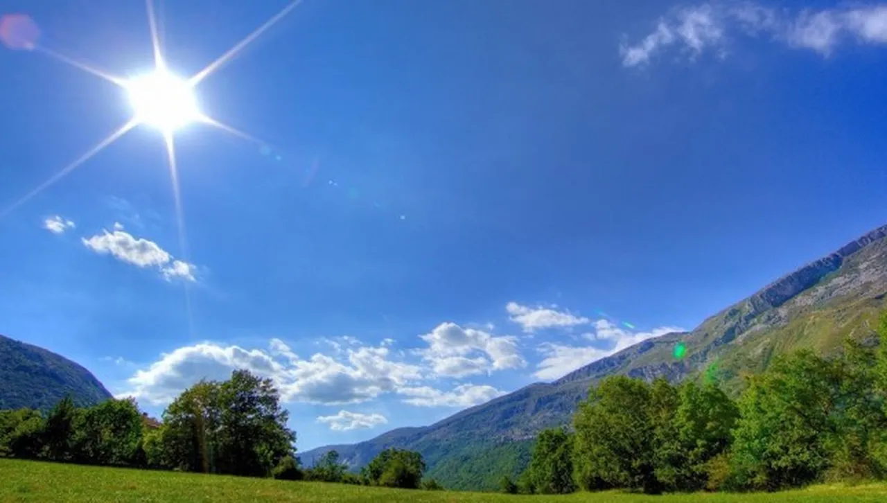 Слънчева утрин, след обед дъждове с гръмотевици 
