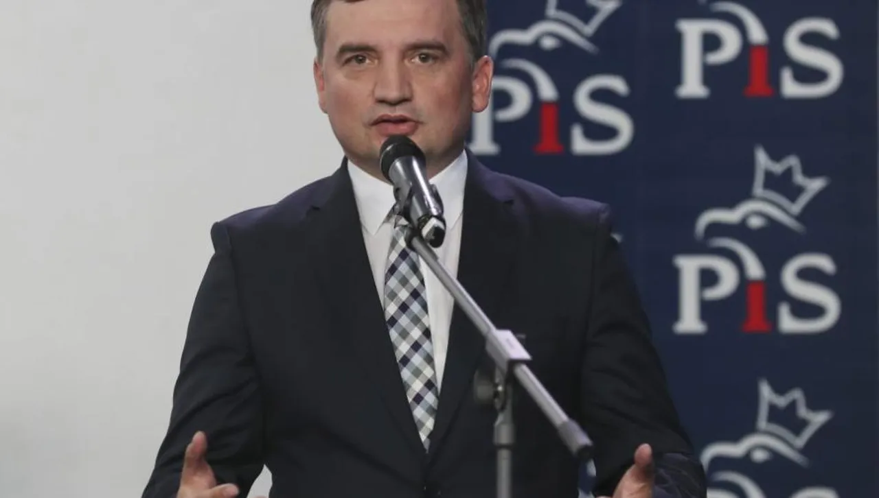 Задържаха при странни обстоятелства бивш правосъден министър на Полша