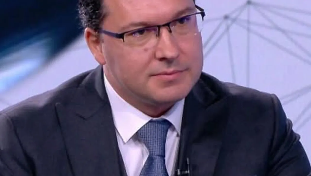 Митов: Румен Радев използва темата за еврото като „площадка за популистки спектакъл“