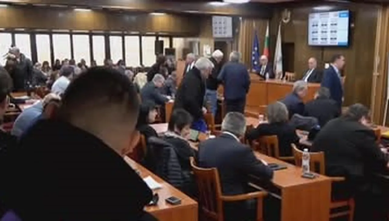 Групата на ПП-ДБ в Общинския съвет в Русе поиска с декларация оставката на кмета