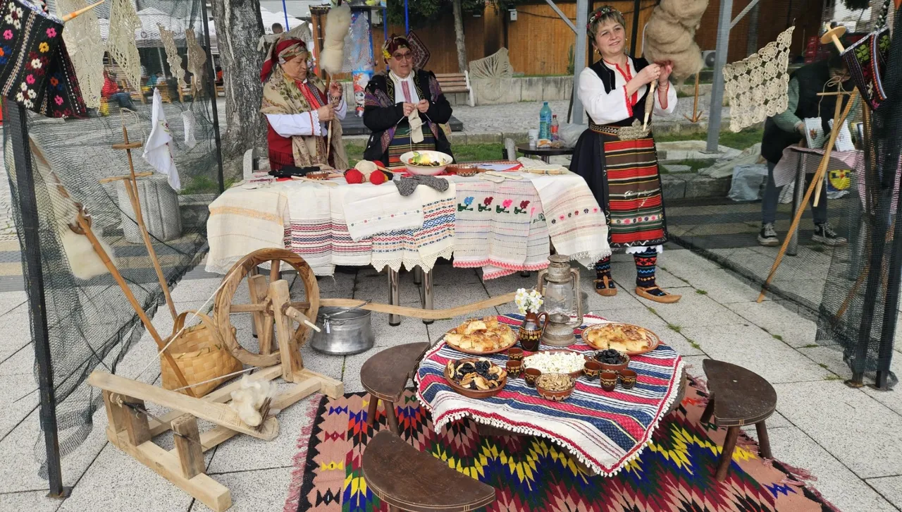 Тетевен показа майсторството на местните занаятчии на "Европейските дни на художествените занаяти"