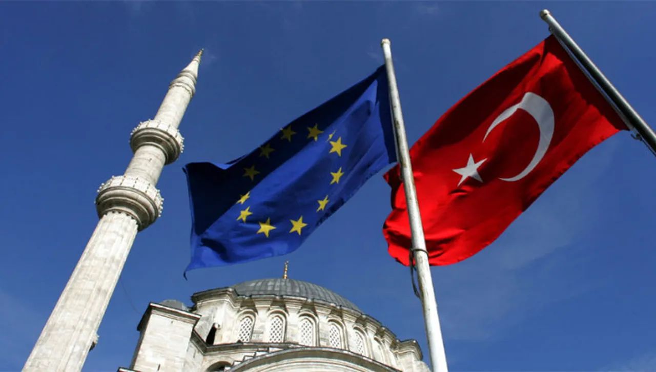 ЕС: Осъждаме арестите на журналисти в Турция - кандидатката за присъединяване към Европейския съюз