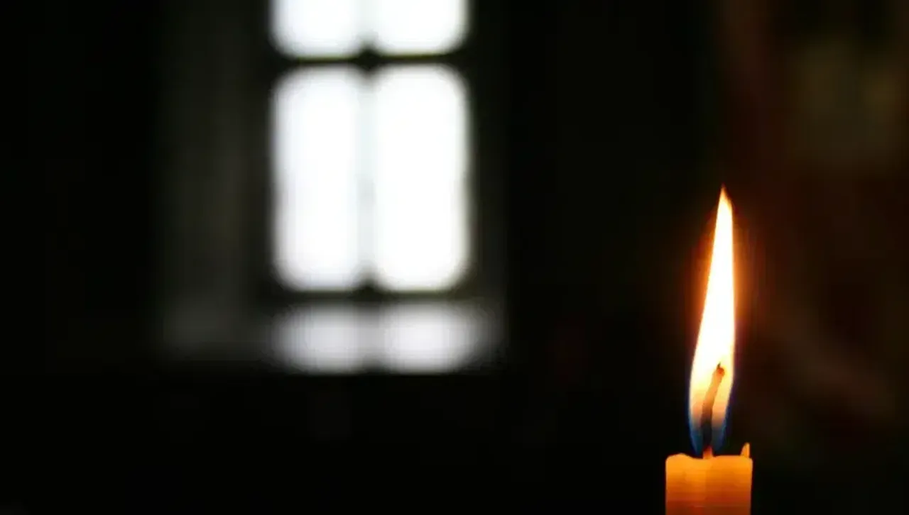 Съставила е стотици емисии По света и у нас и