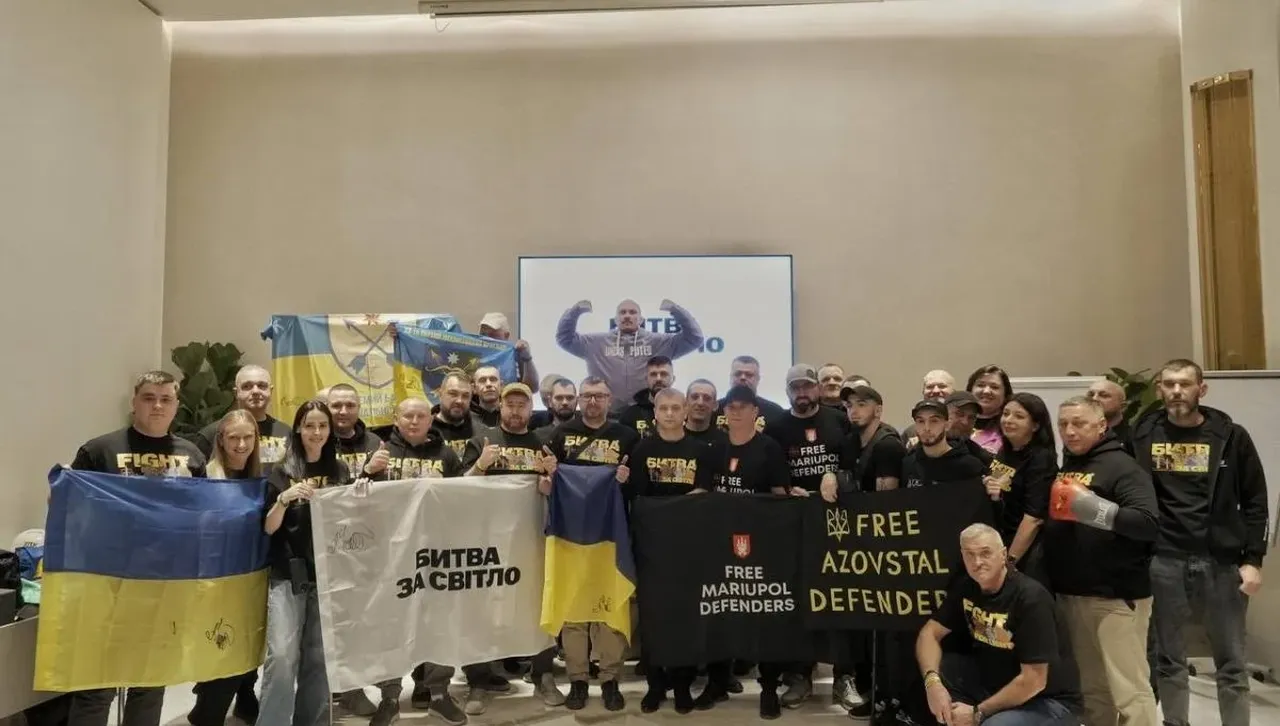 Александър Усик се срещна с украински ветерани преди двубоя за титлата