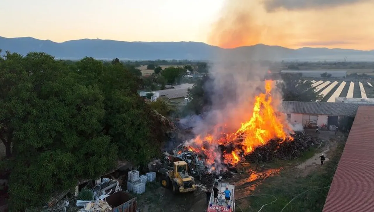 Евакуираха дом за възрастни хора заради големия пожар край Сунгурларе