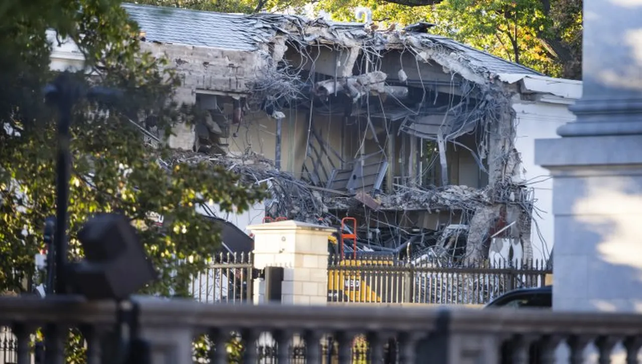 Строят подземен военен комплекс под балната зала на Тръмп