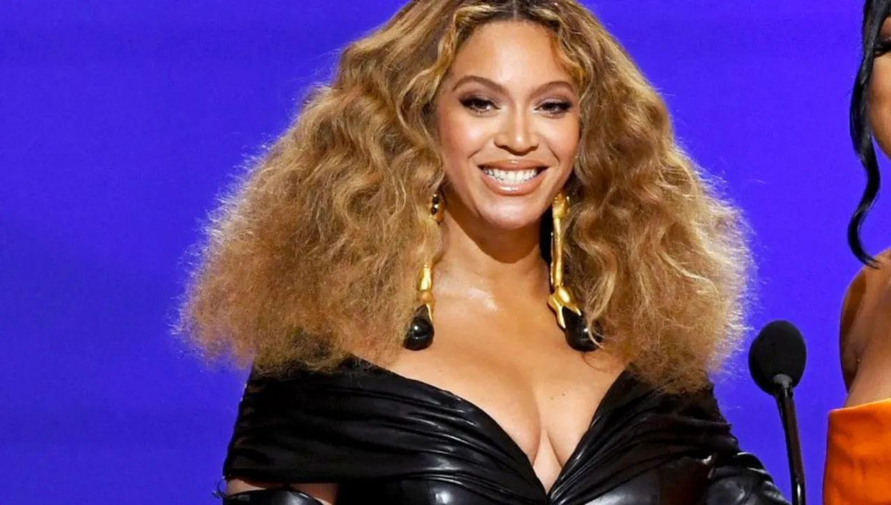 Бионсе грабна три награди "Грами, включително и за най-добър албум 