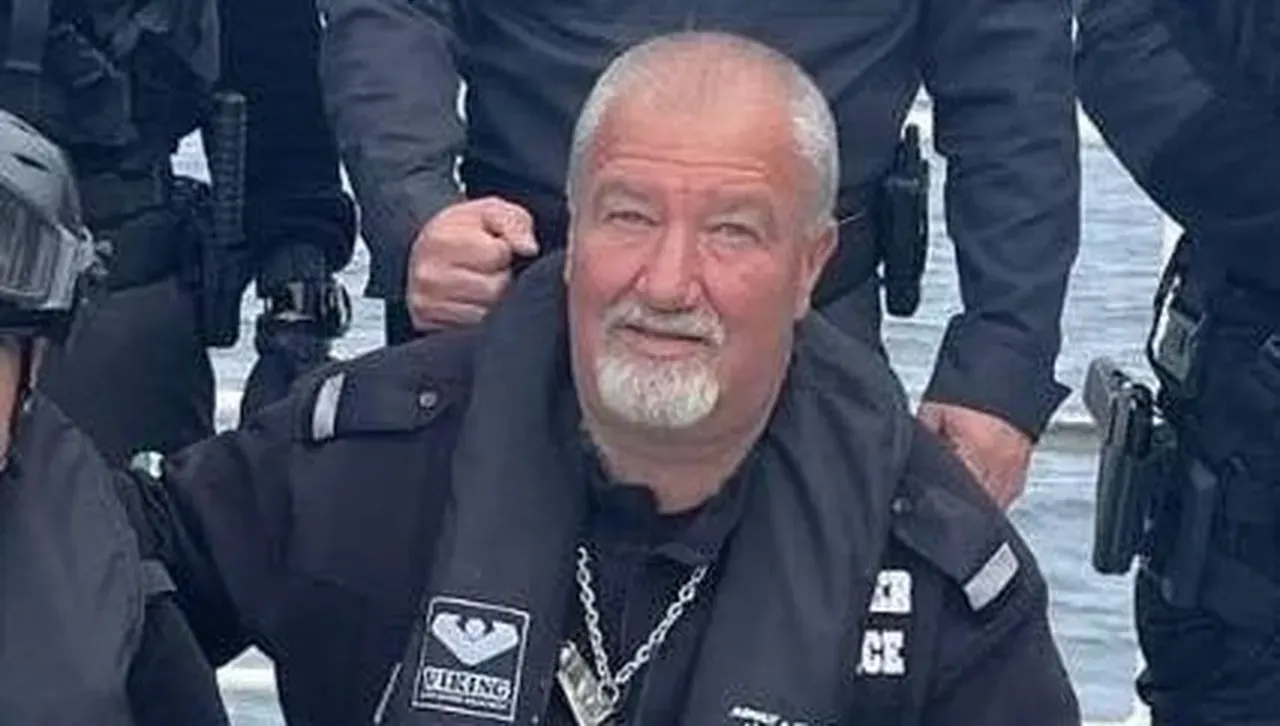 Погребаха с военни почести главен боцман Стефан Иванов, който загина при спасителна операция