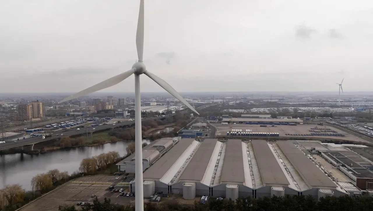 Бумът на зелената енергия в Европа намали емисиите, но сви икономиките