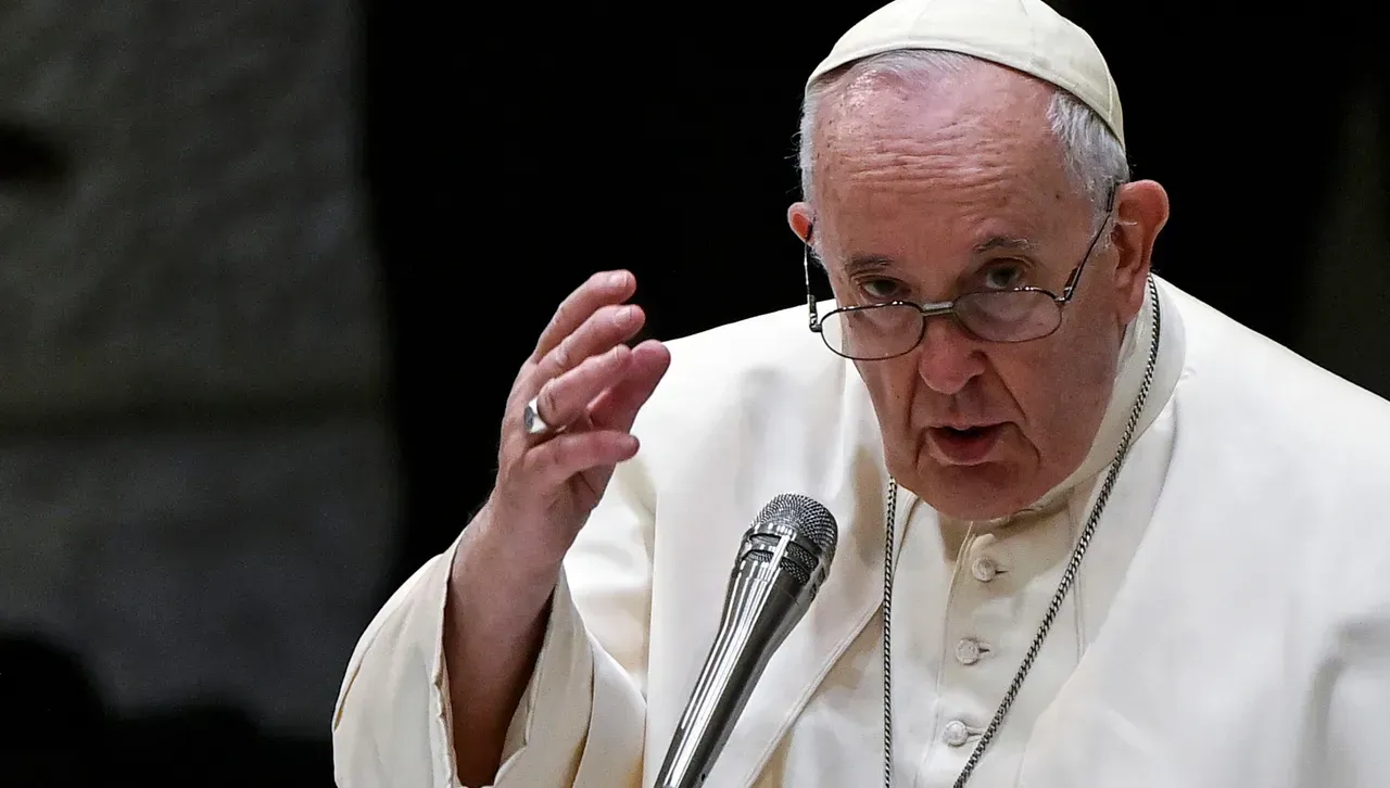 Папата е в критично състояние, бори се с бъбречна недостатъчност