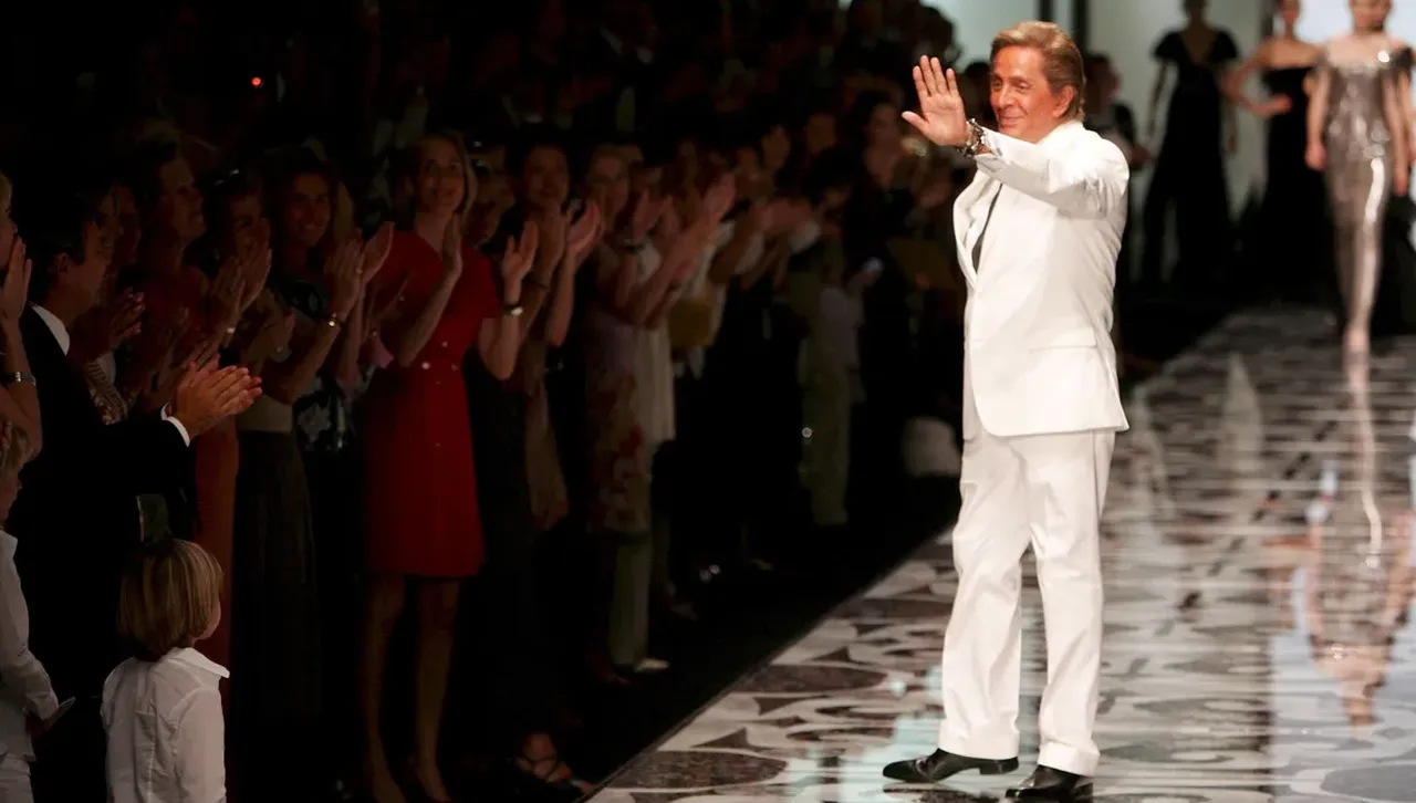 Рим се сбогува със своя обичан "император" на модата Валентино