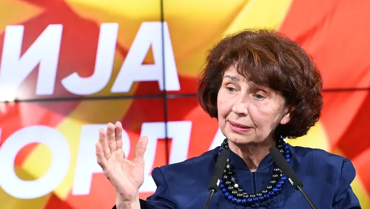 Силяновска поиска „конституционни промени с отложено влизане в действие"