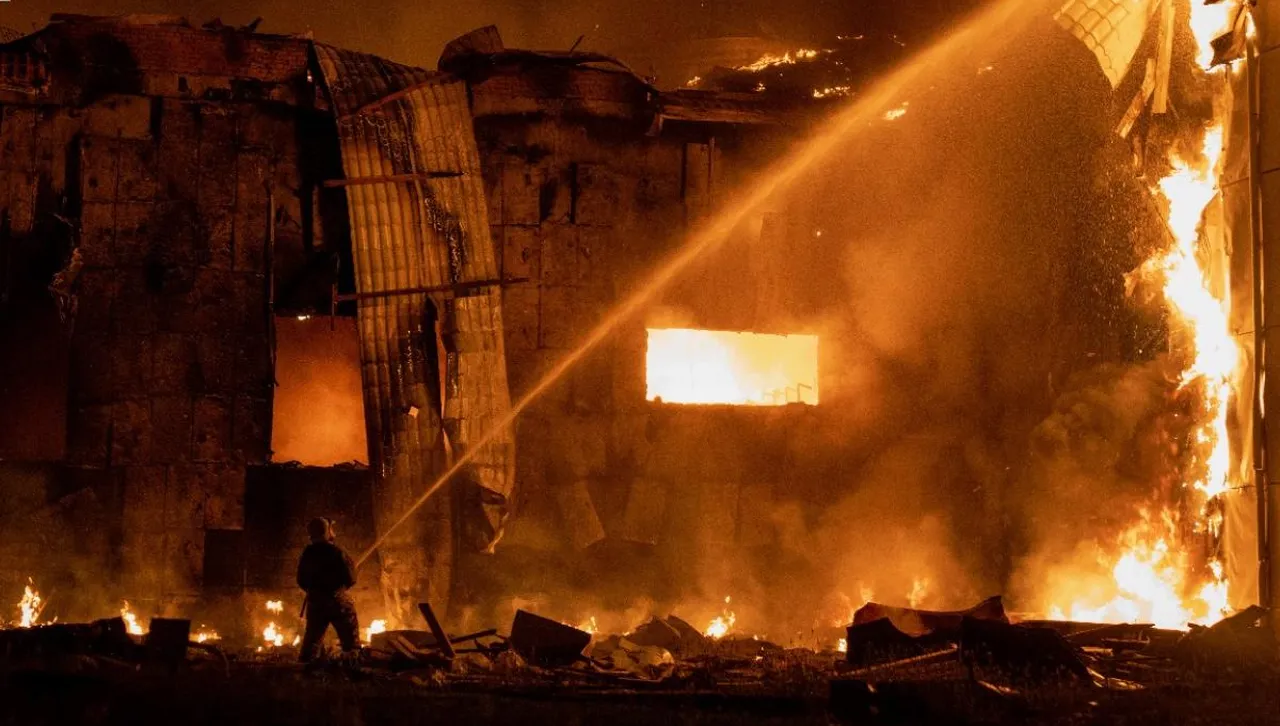 Зеленски след руска атака, която уби 7 души: Путин ще извършва показни убийства